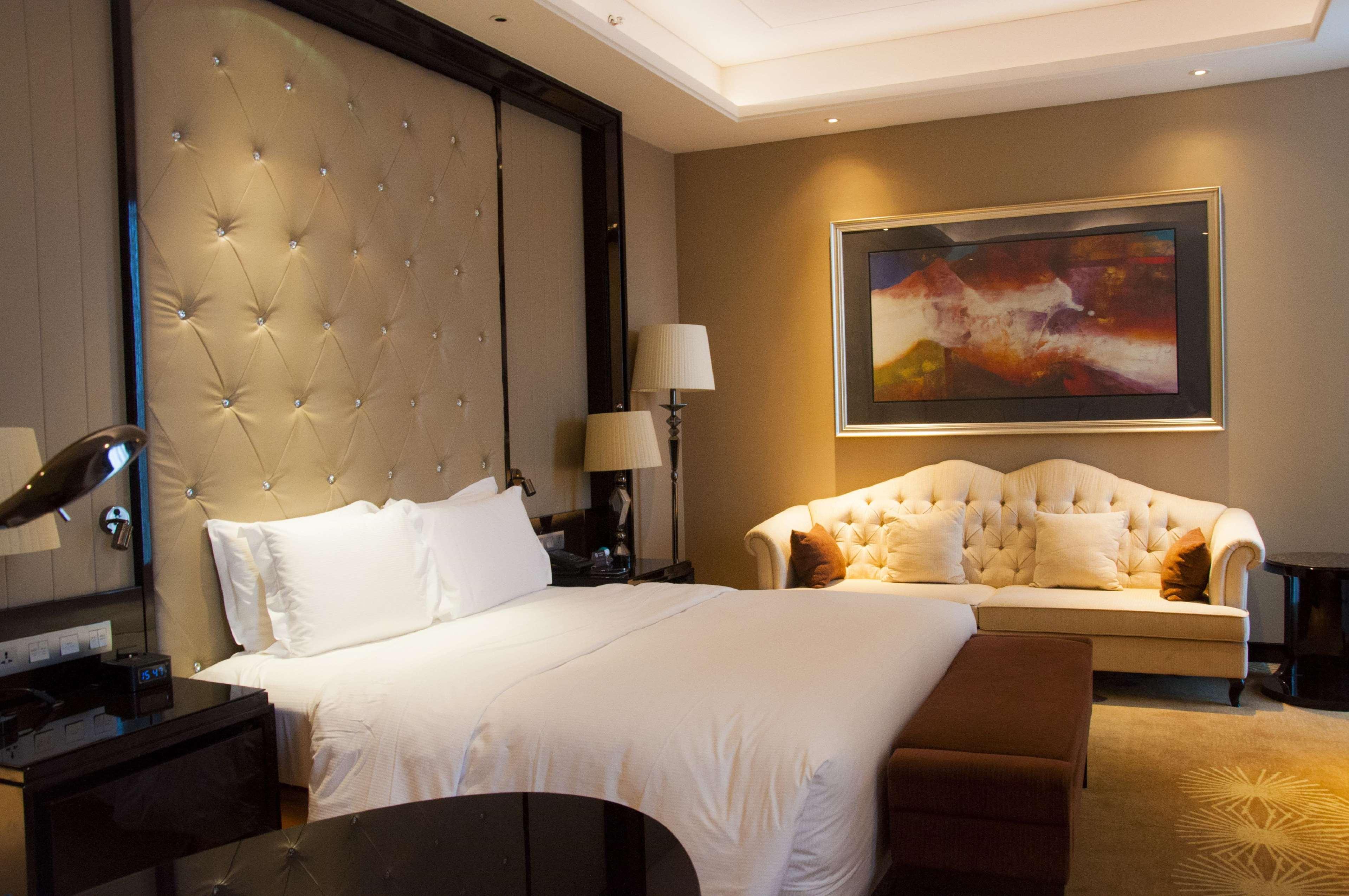 Hilton Nanjing Hotel Нанкин Екстериор снимка