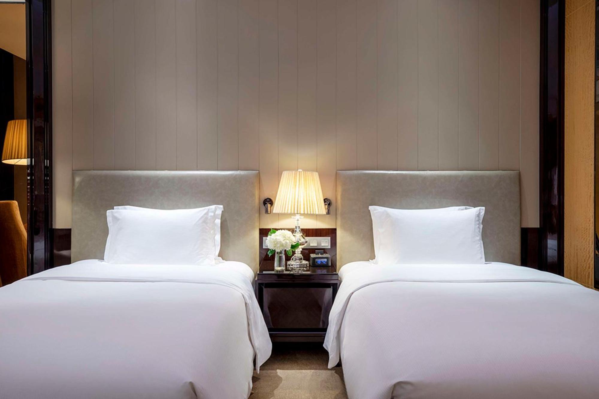 Hilton Nanjing Hotel Нанкин Екстериор снимка