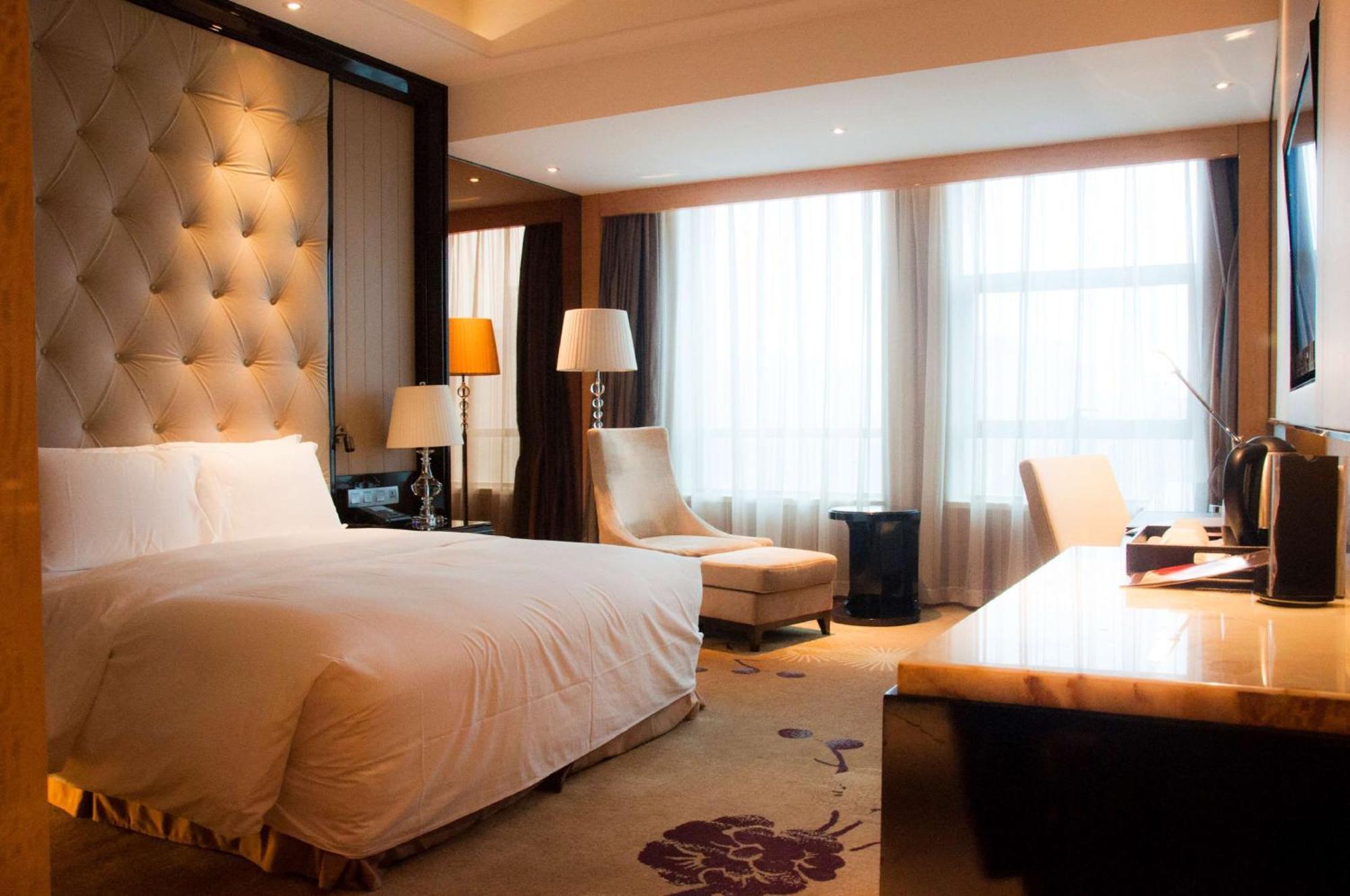 Hilton Nanjing Hotel Нанкин Екстериор снимка