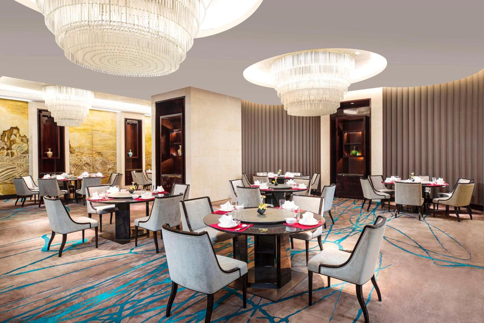 Hilton Nanjing Hotel Нанкин Екстериор снимка