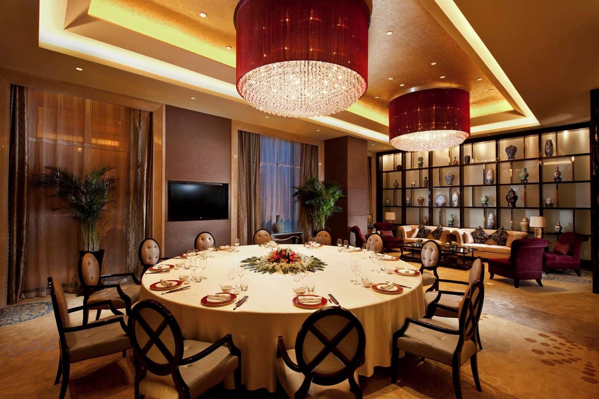 Hilton Nanjing Hotel Нанкин Екстериор снимка