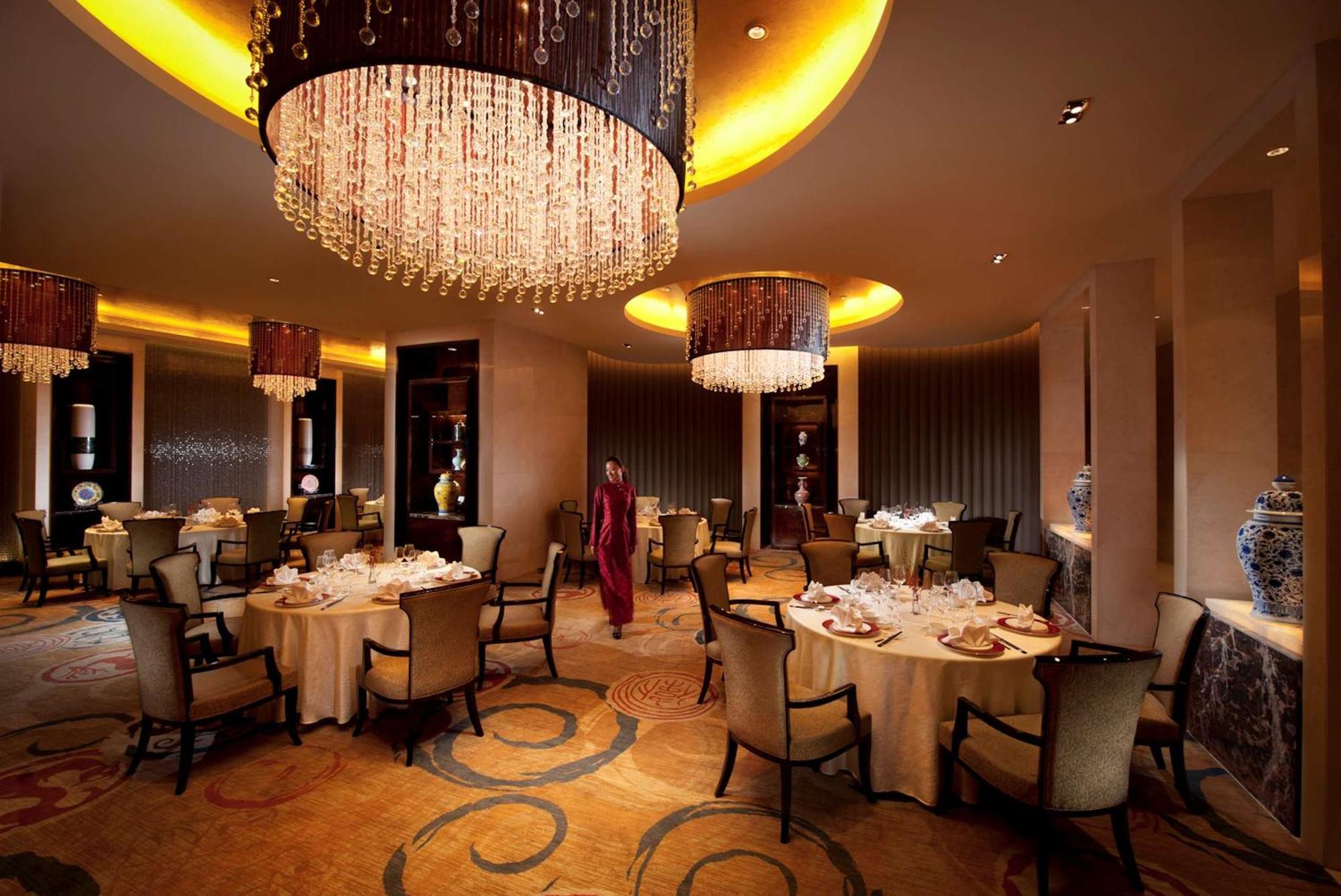 Hilton Nanjing Hotel Нанкин Екстериор снимка